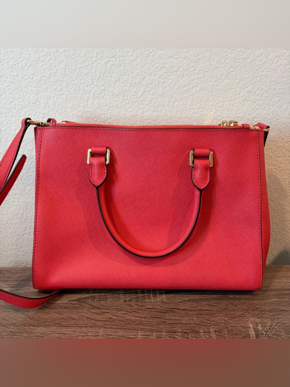 Michael Kors Women’s Watermelon Pink Saffiano Leather Medium Sutton Satchel - Picture 4 of 13